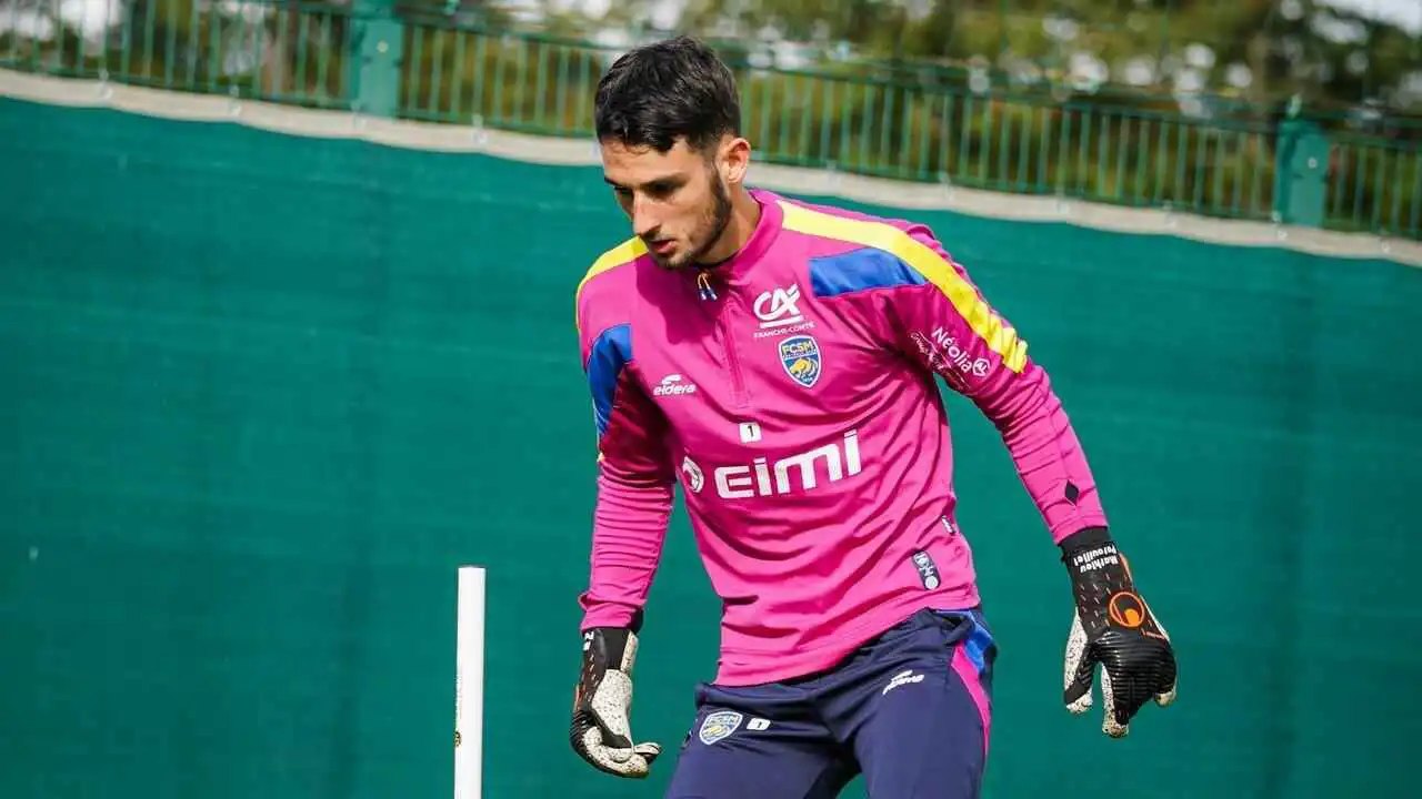 القصة الكاملة لصفقة الهلال التي فجرت ملف اللاعبين الاجانب 