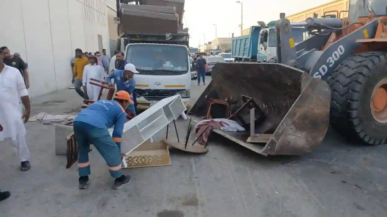 قرار حاسم من أمانة الدمام ينهي مشكلة الباعة الجائلين في أهم شوارع المدينة 