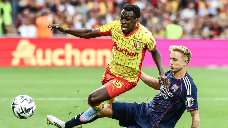 سعود عبد الحميد البديل المثالي لهذا النادي السعودي بعد اداءه مع باريس سان جيرمان 