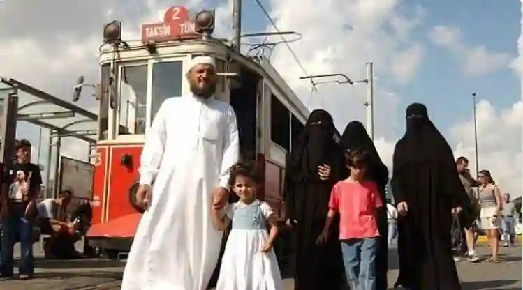 مفاجأة في عدد السعوديين الذين سافرو الى تركيا في شهر اغسطس فقط