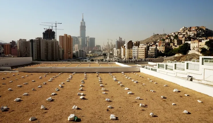 حقيقة فرض رسوم على دفن الموتى في السعودية