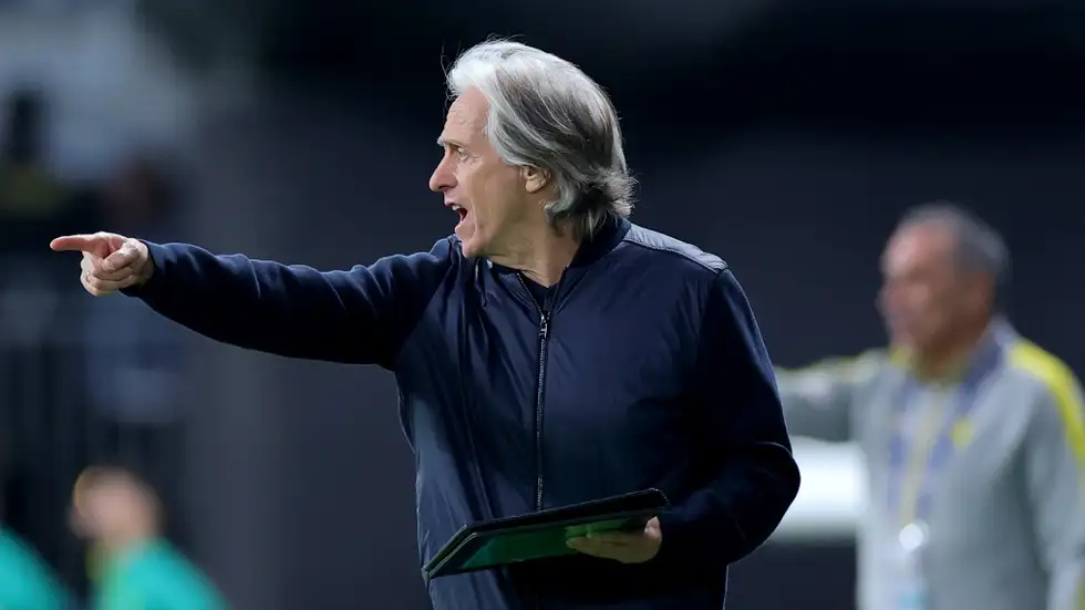 تسريب مكالمة جيسوس مع رونالدو التي حسمت انتقال مدرب الهلال السابق الى النصر 